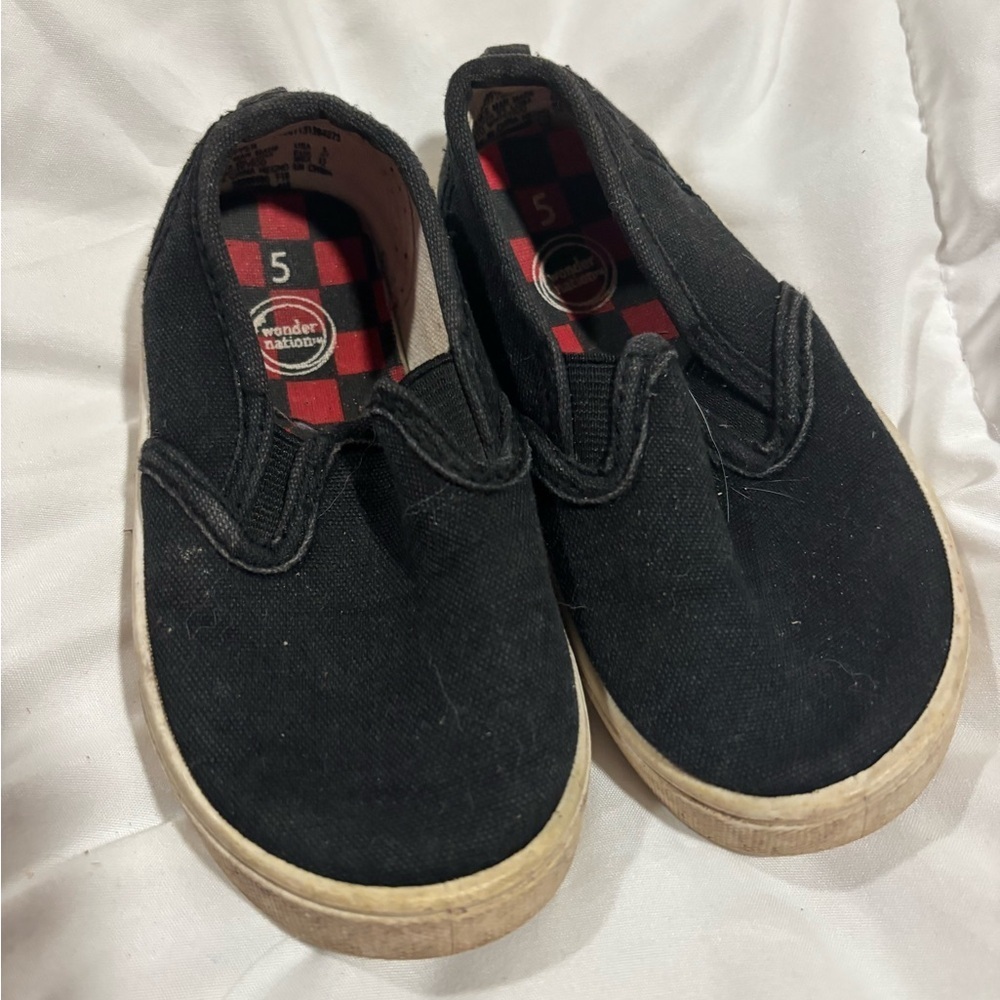 Wonder Nation Black Slip-On Kids Sneakers size 5